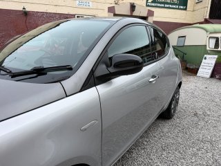 /photos/12219/2bd29401-7545-30ae-1a2f-462c56acd94a_i320x240.jpg