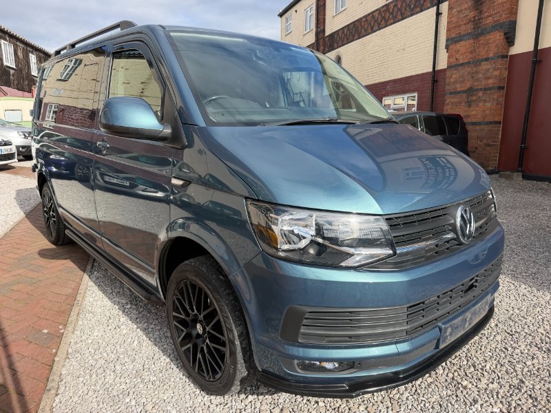 Green Volkswagen Transporter 2.0 TDI T28 BlueMotion Tech Highline Panel Van 5dr Diesel Manual FWD SWB Euro 6 s/s 150 ps